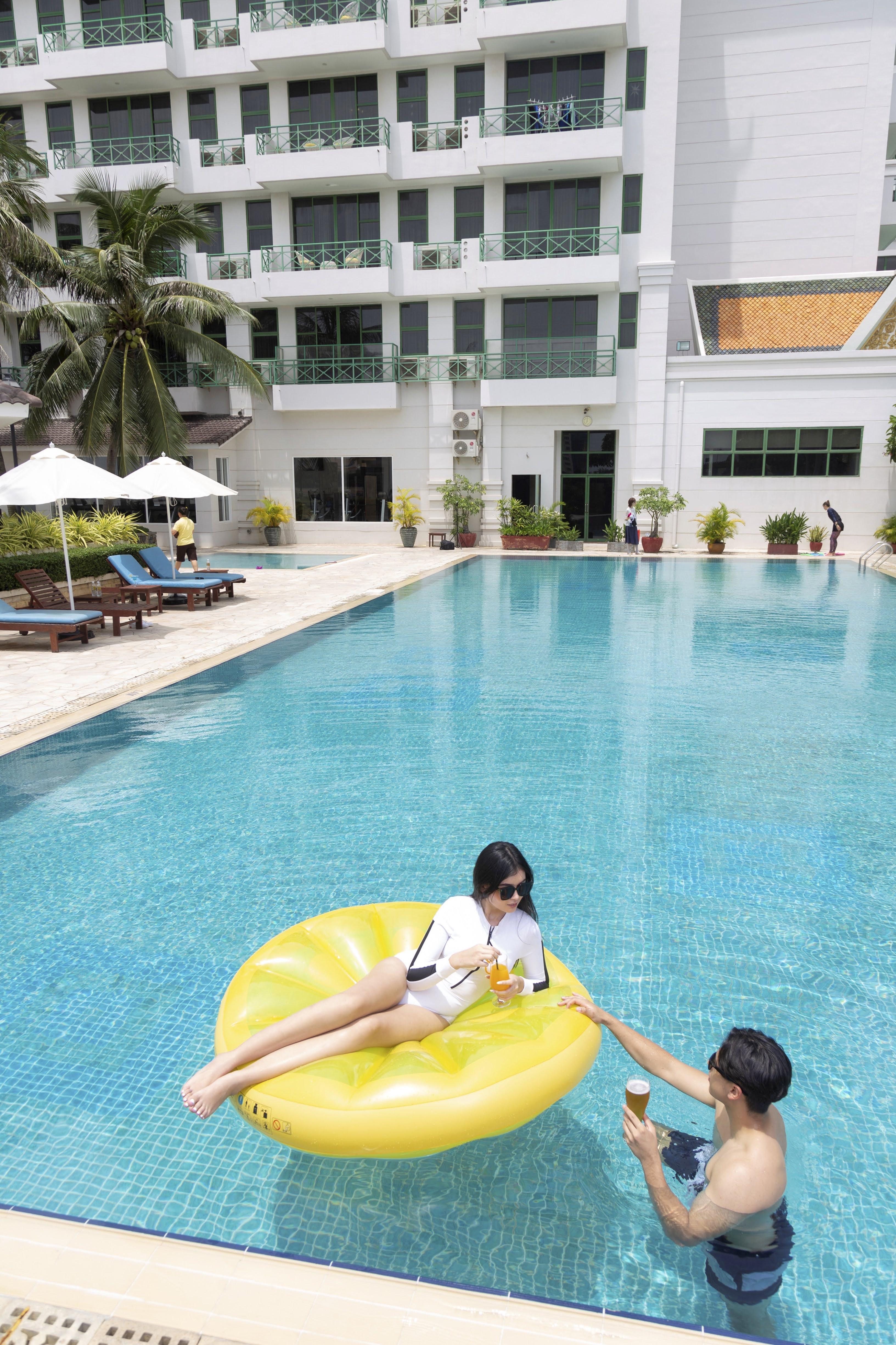 Himawari Hotel Apartments Phnom Penh Luaran gambar
