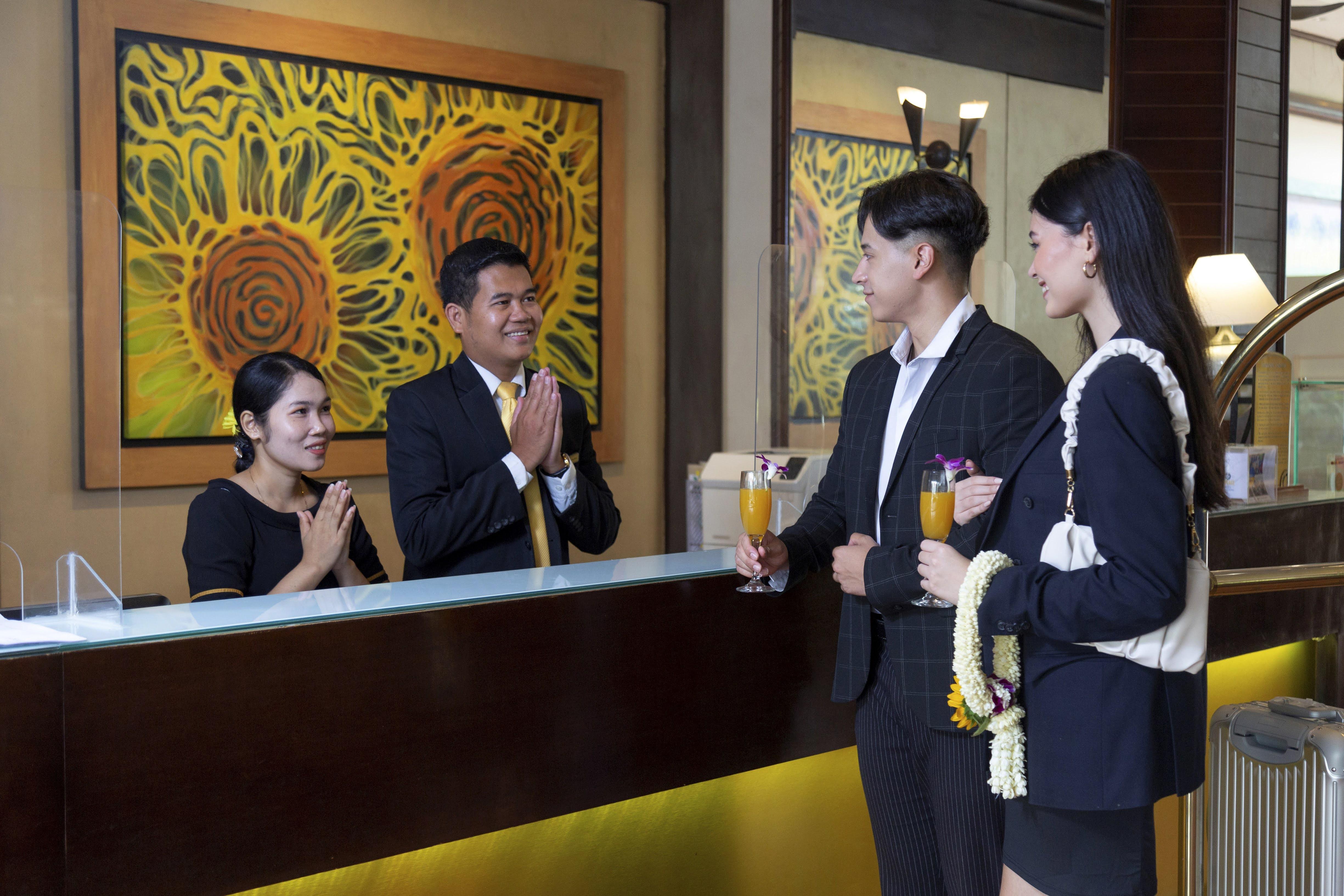 Himawari Hotel Apartments Phnom Penh Luaran gambar