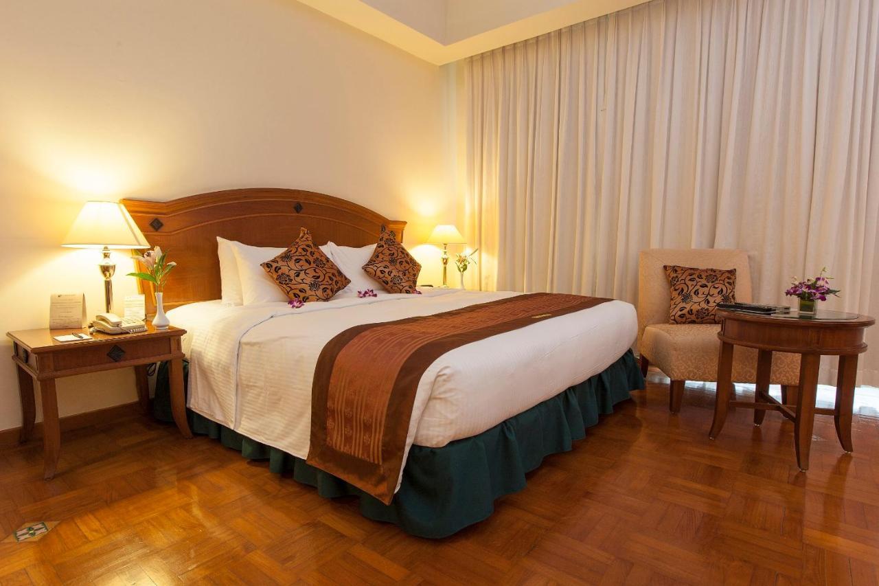 Himawari Hotel Apartments Phnom Penh Luaran gambar