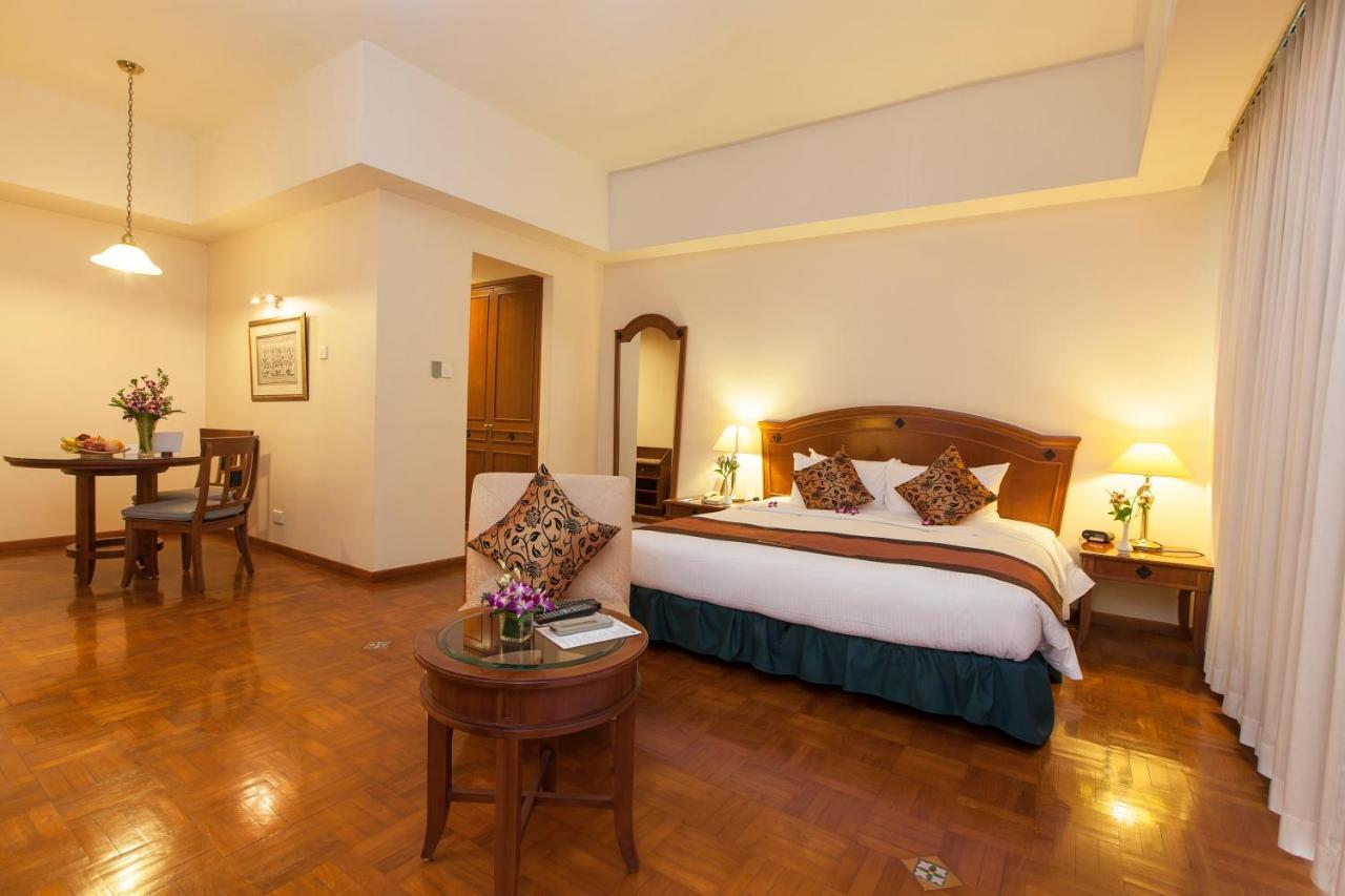 Himawari Hotel Apartments Phnom Penh Luaran gambar