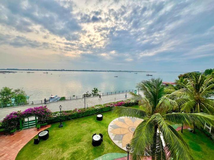 Himawari Hotel Apartments Phnom Penh Luaran gambar
